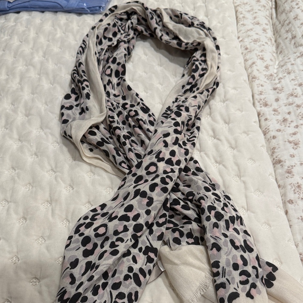 LOFT Leopard Print Scarf - Black and Cream